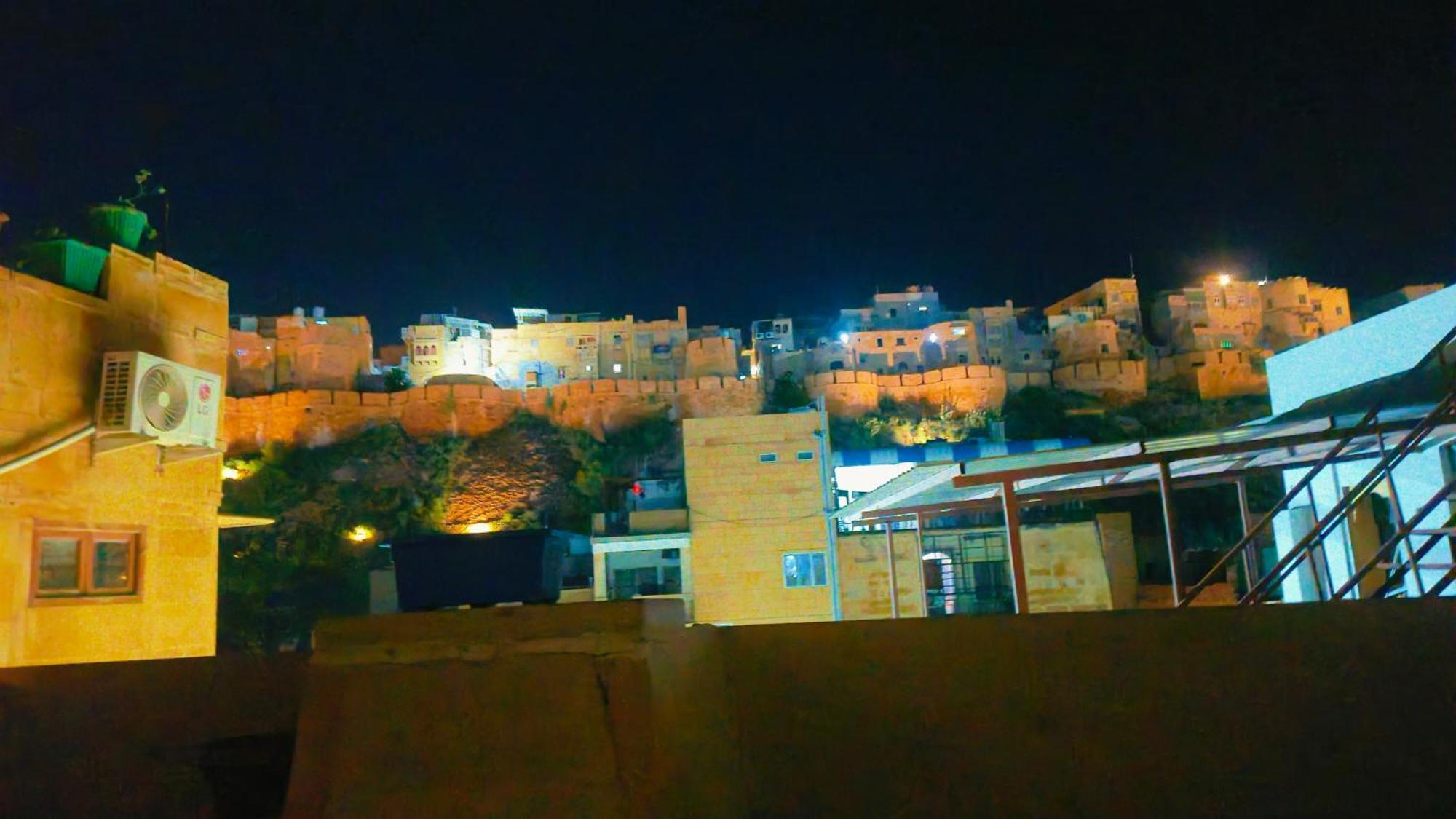 Hotel Navodaya Jaisalmer Extérieur photo