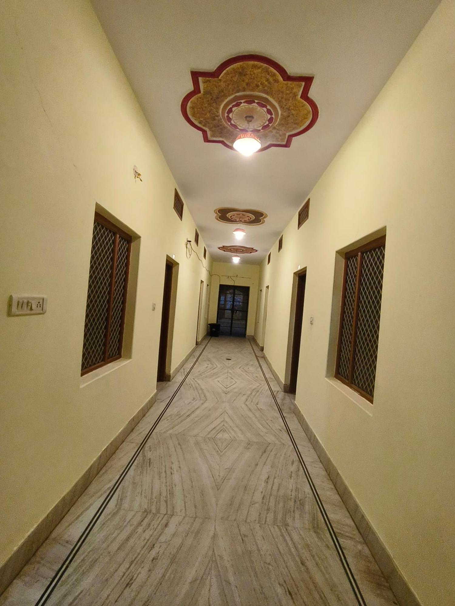 Hotel Navodaya Jaisalmer Extérieur photo